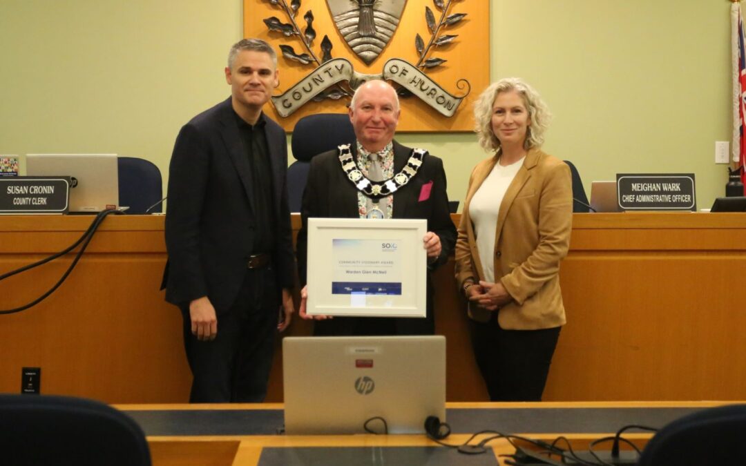 Warden Glen McNeil receives Community Visionary Award from the Southwestern Ontario Isotope Coalition